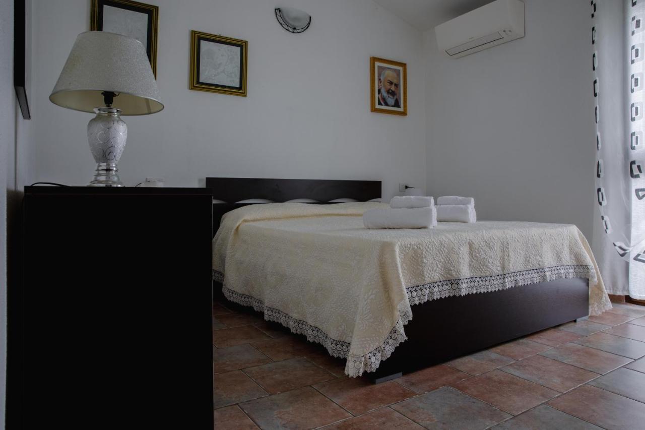 塔瑙内拉Le Residenze Di Baia Sant'Anna别墅 外观 照片